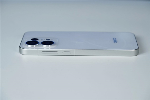 首创3D冰透悬浮！OPPO Reno16图赏